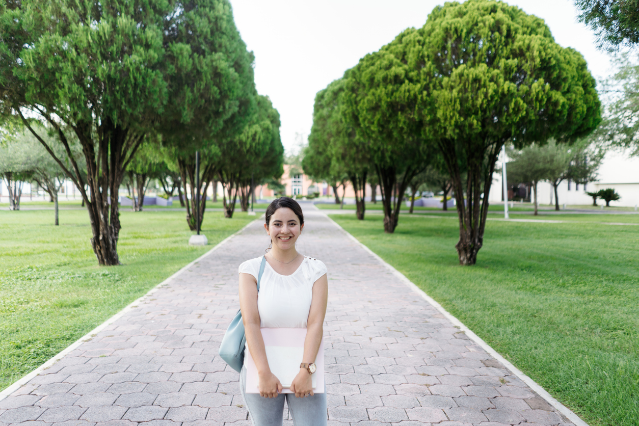 Help Malika from Laos achieve her college dream